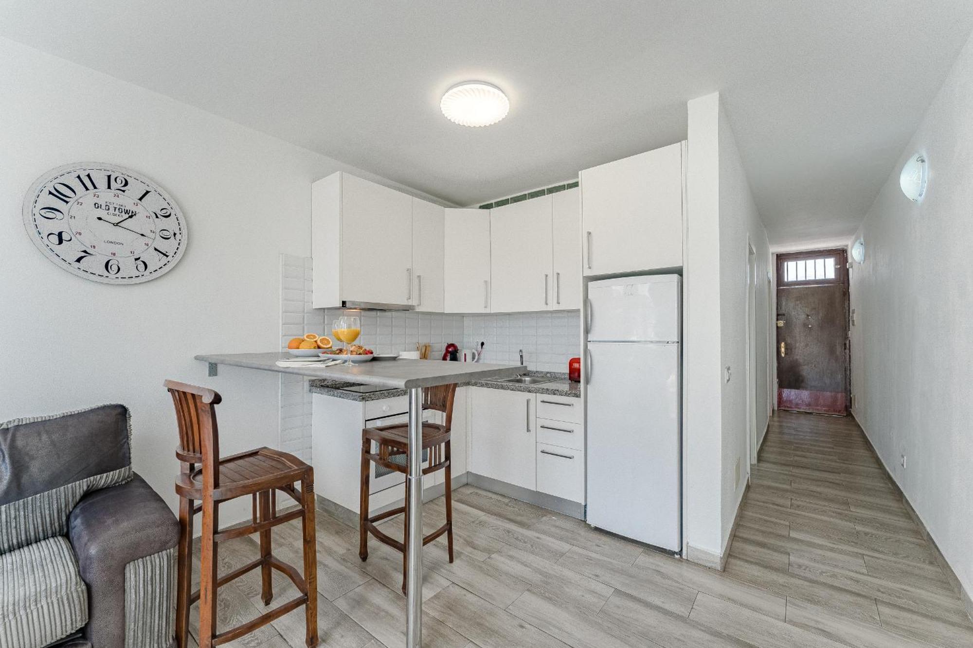 Primavera Tranquil Retreat 2-Bedroom Apartment With Balcony, Garden View & Fiber Wifi Arona  Buitenkant foto