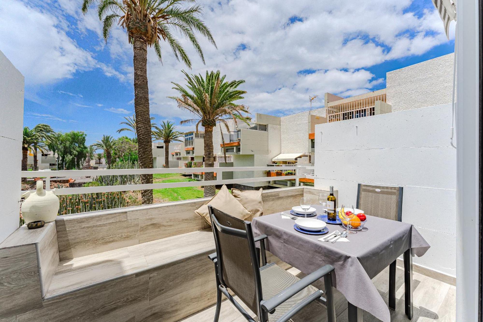 Primavera Tranquil Retreat 2-Bedroom Apartment With Balcony, Garden View & Fiber Wifi Arona  Buitenkant foto